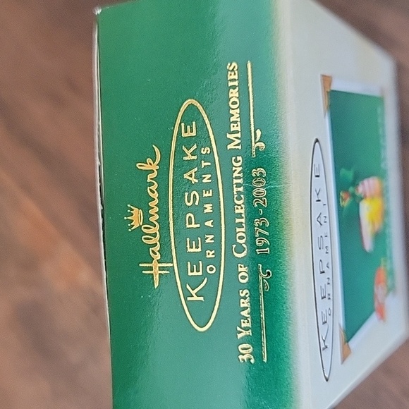 Hallmark Vintage 2003 A SWEET FOR TWEETY Looney Tunes Miniature Ornament - Picture 6 of 6